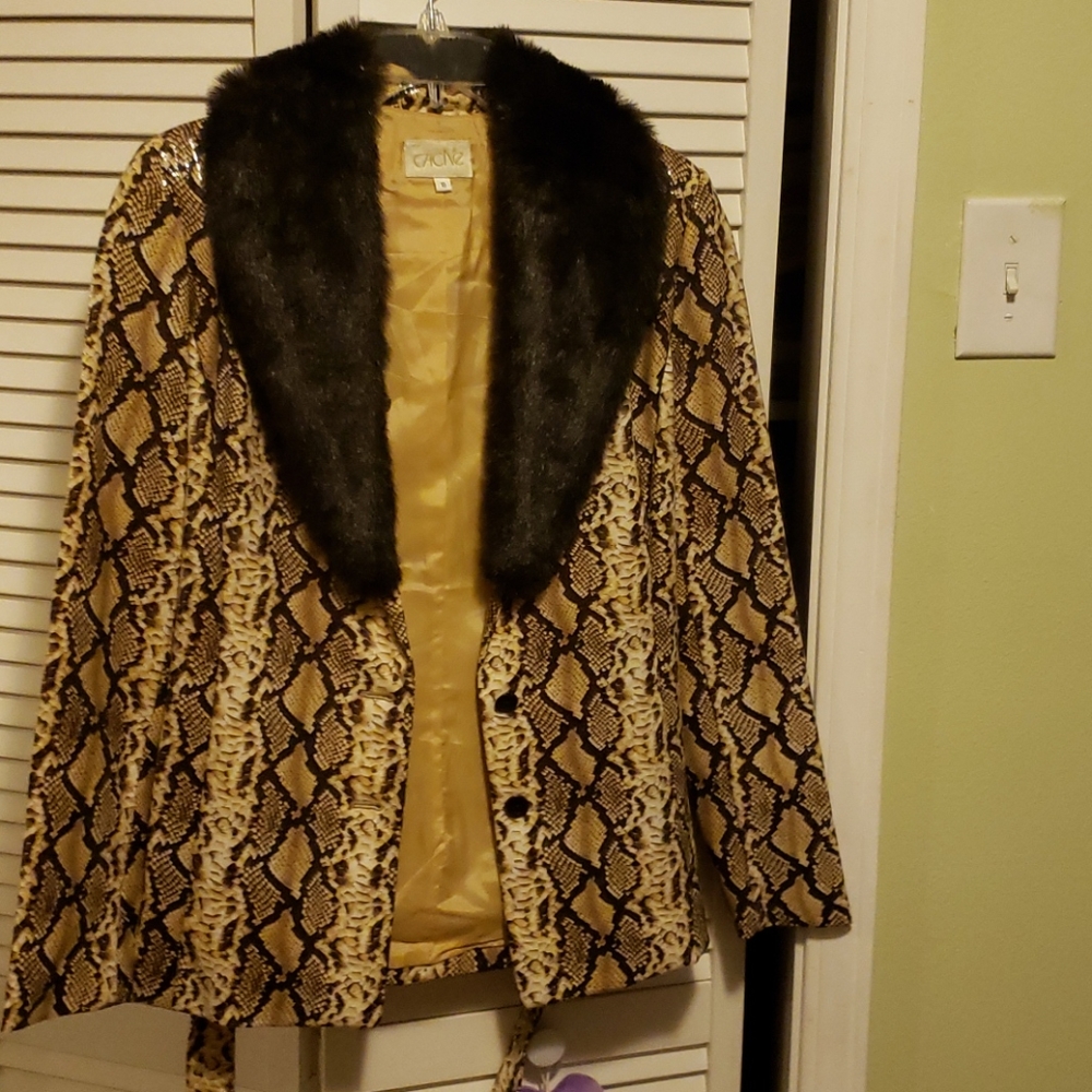 Jacket - Picture 3 of 3